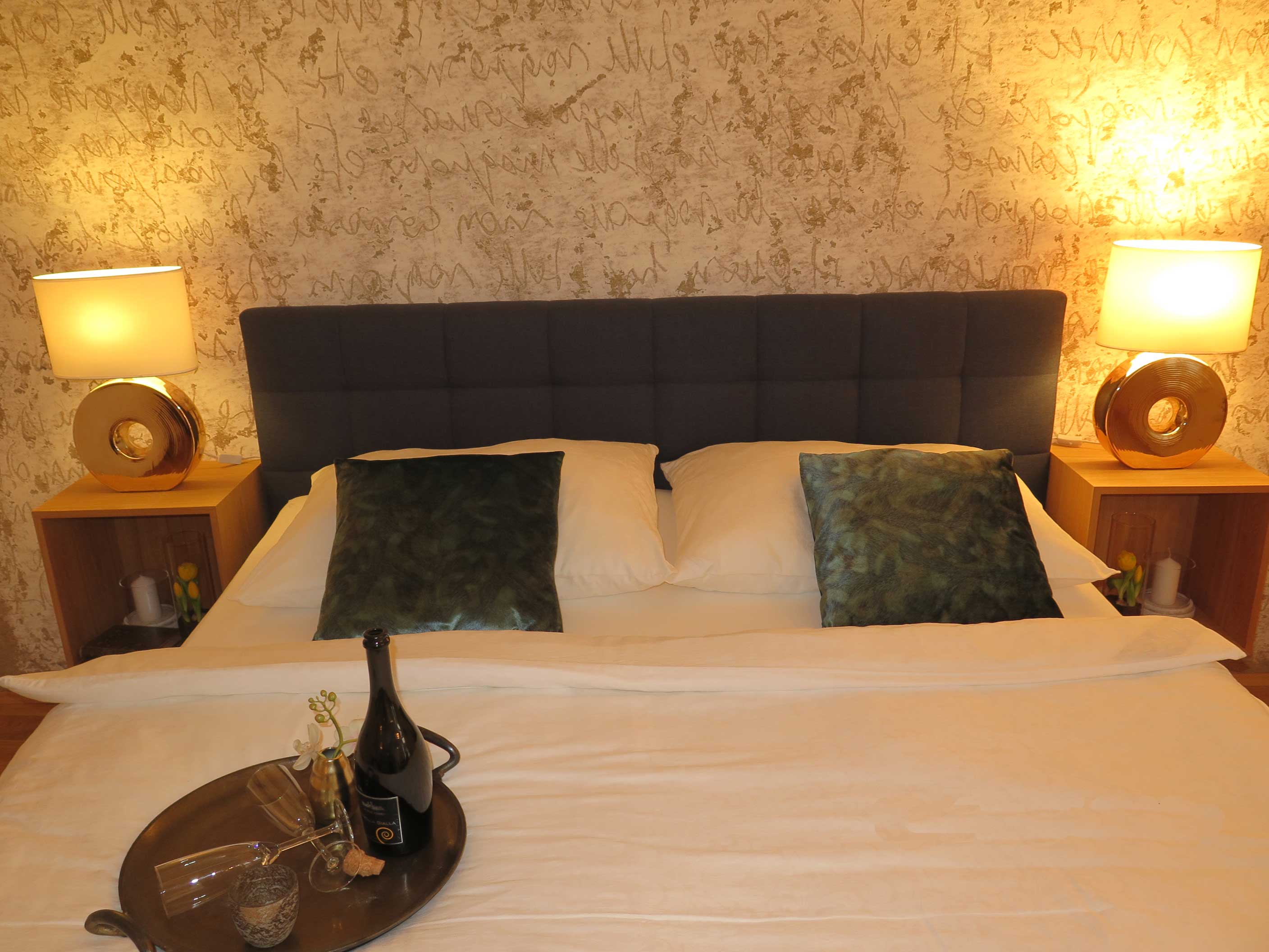 Doppelbett – Appartement Joanneum 2. Stock